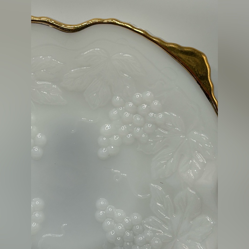 Vintage Anchor Hocking Milk Glass Serving Bowl - Picture 3 of 9